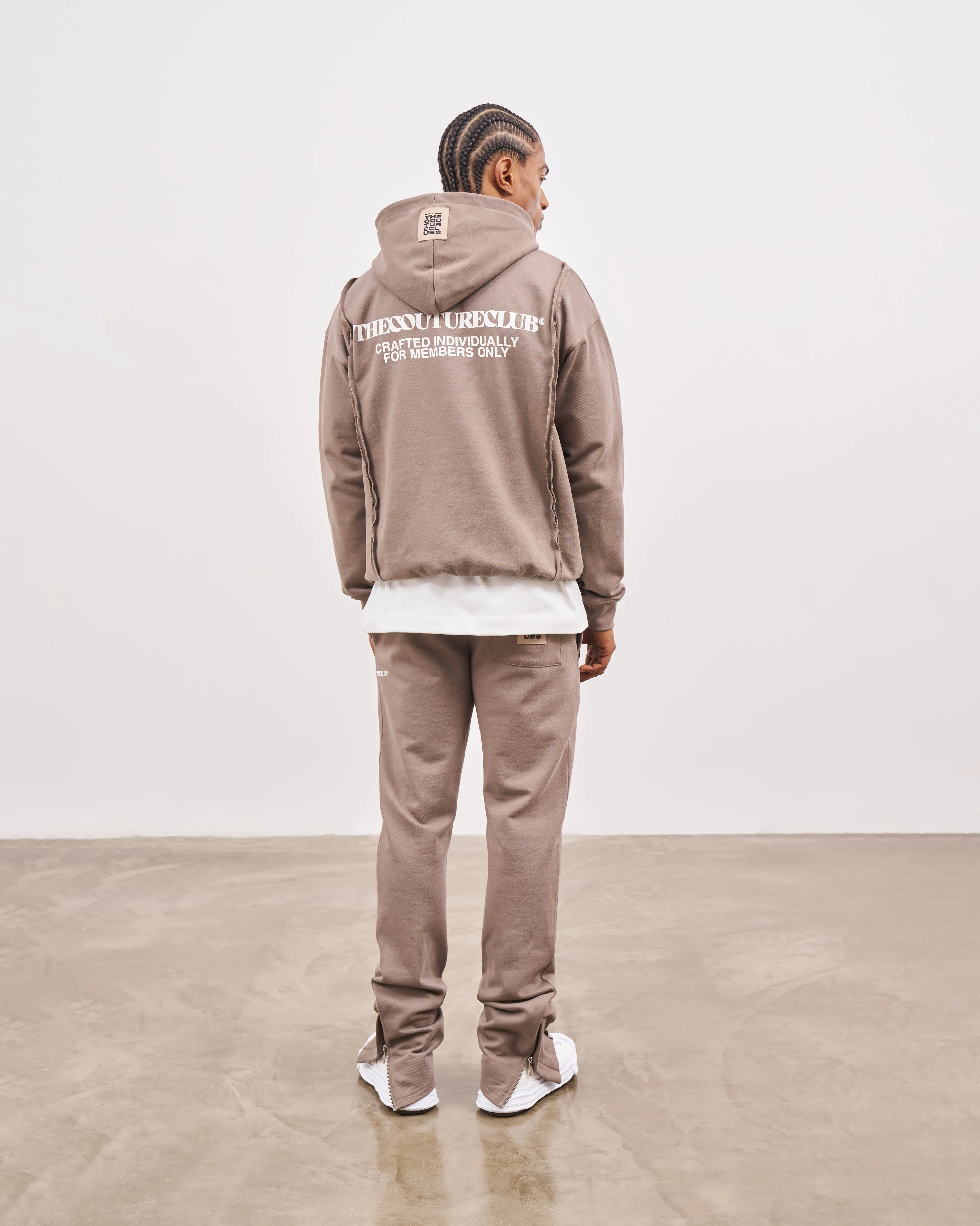 RAW SEAM QUARTER ZIP HOODIE - COFFEE