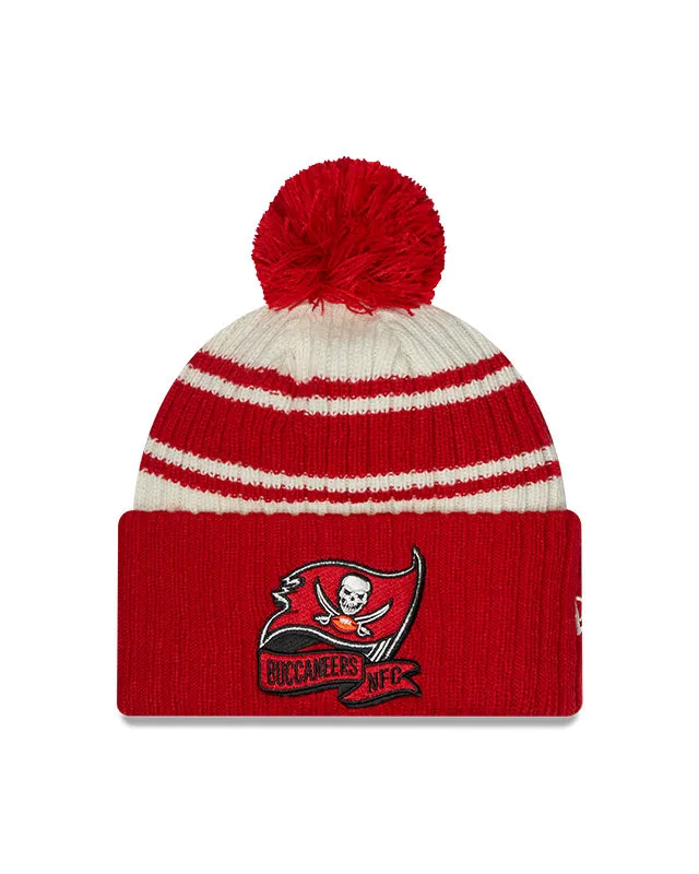 Tampa Bay Buccaneers New Era 2022 Sideline - Sport Cuffed Pom Knit Hat - Cream/Red