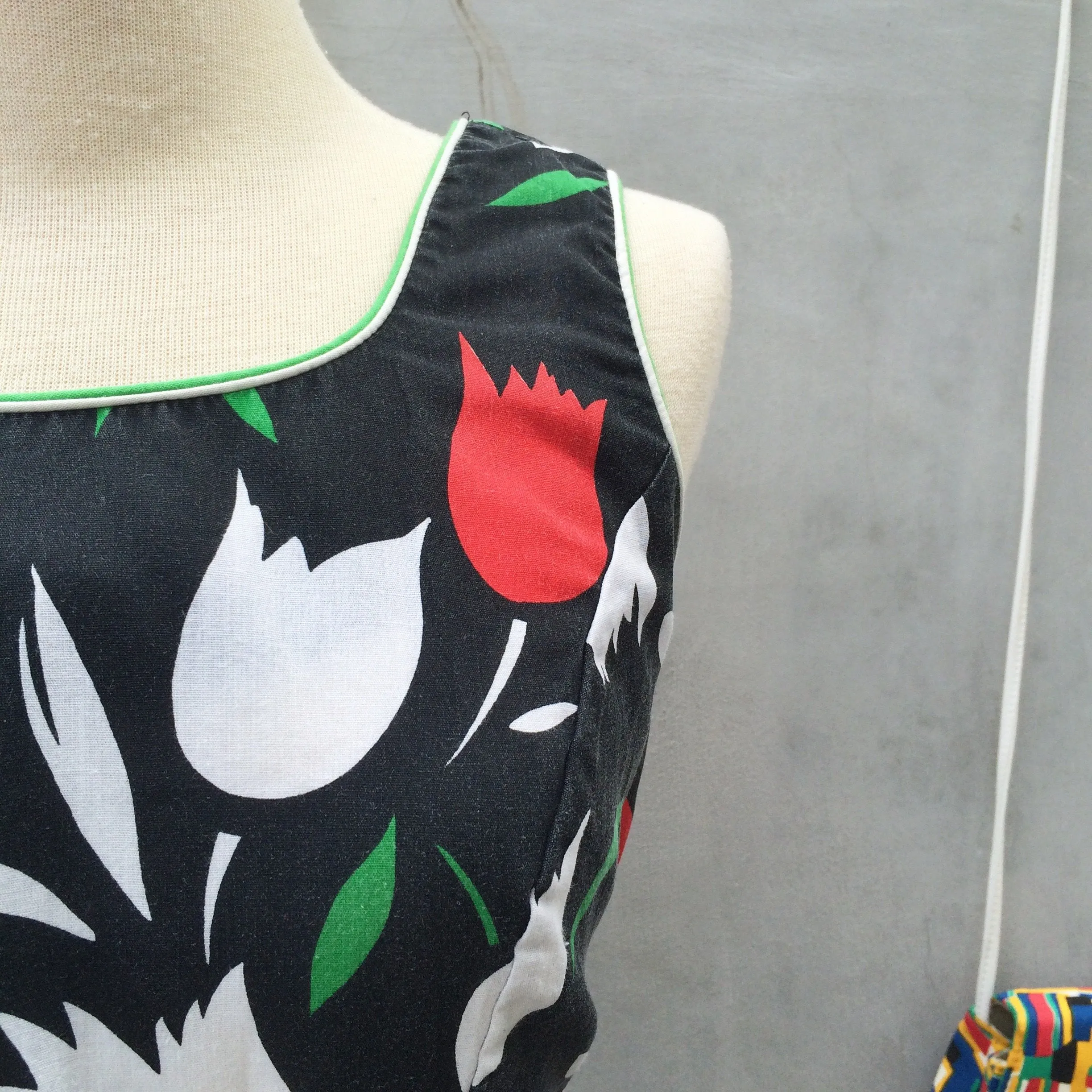 Tulip Too Hip | Vintage 1950s 1960s Red White Tulips Midi Tank Dress